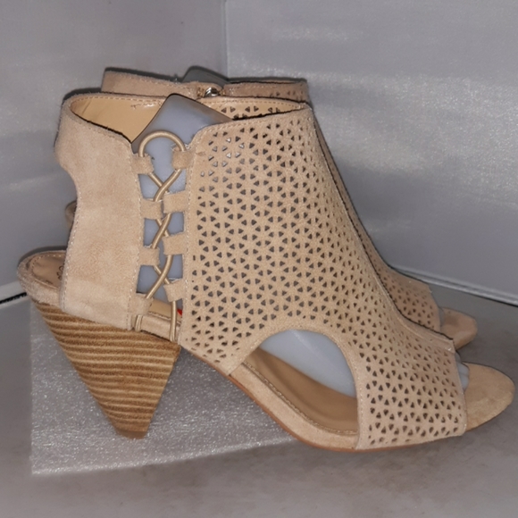 VINCE CAMUTO ENNISA Heels Sandals womens 10M - Picture 2 of 8